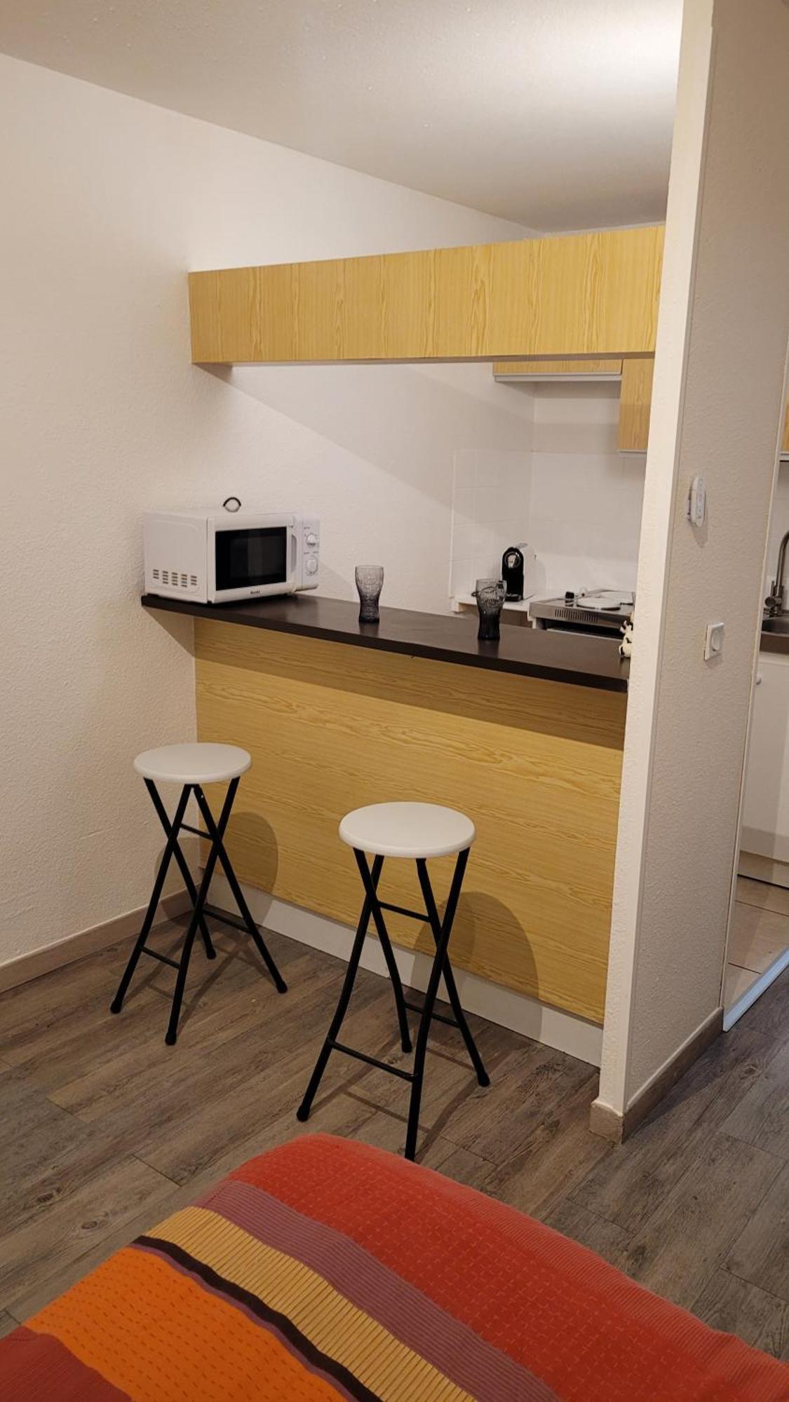 Grand Confortable Jusqu'a 4 Personnes *