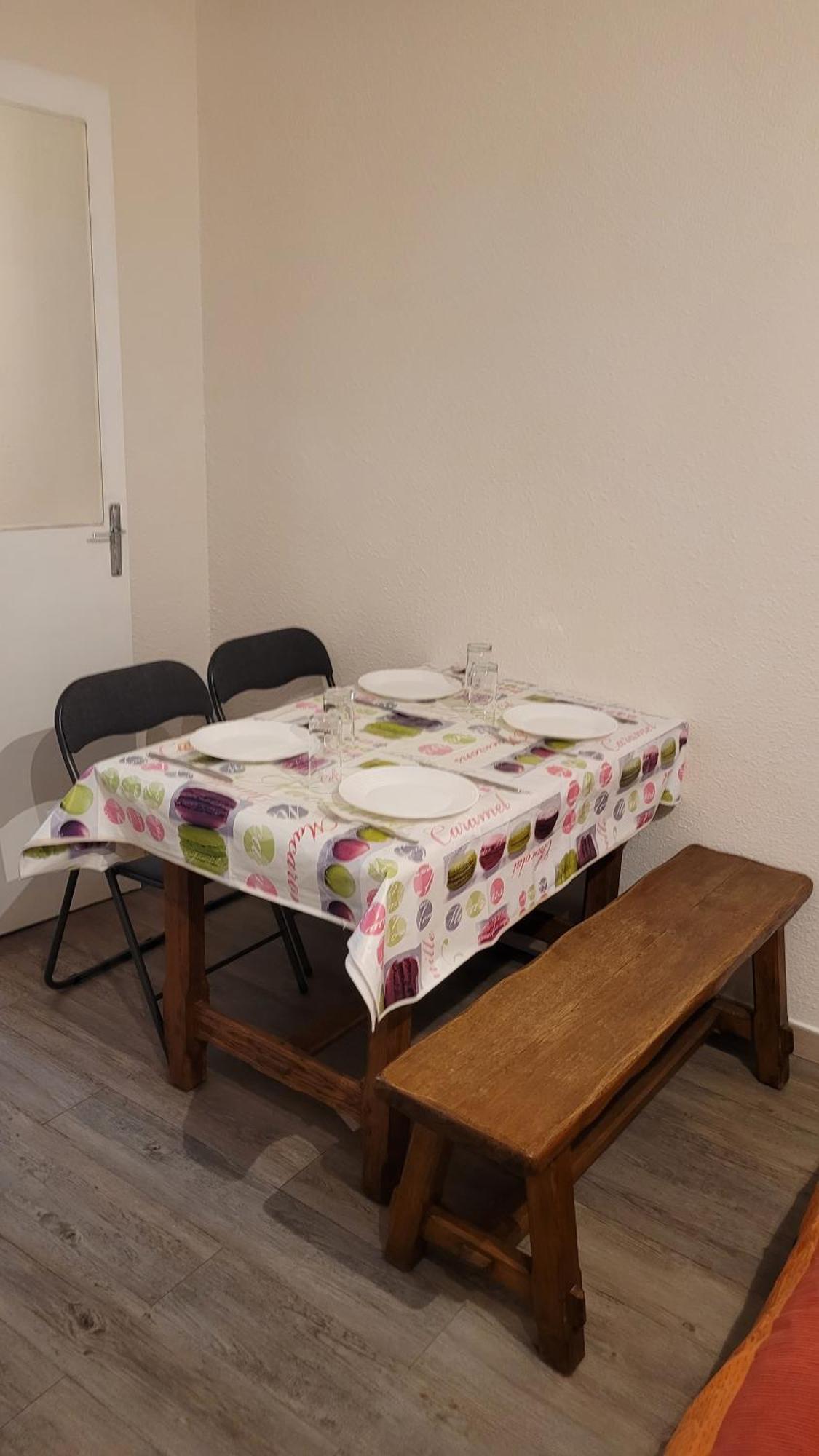 Grand Confortable Jusqu'a 4 Personnes Apartment