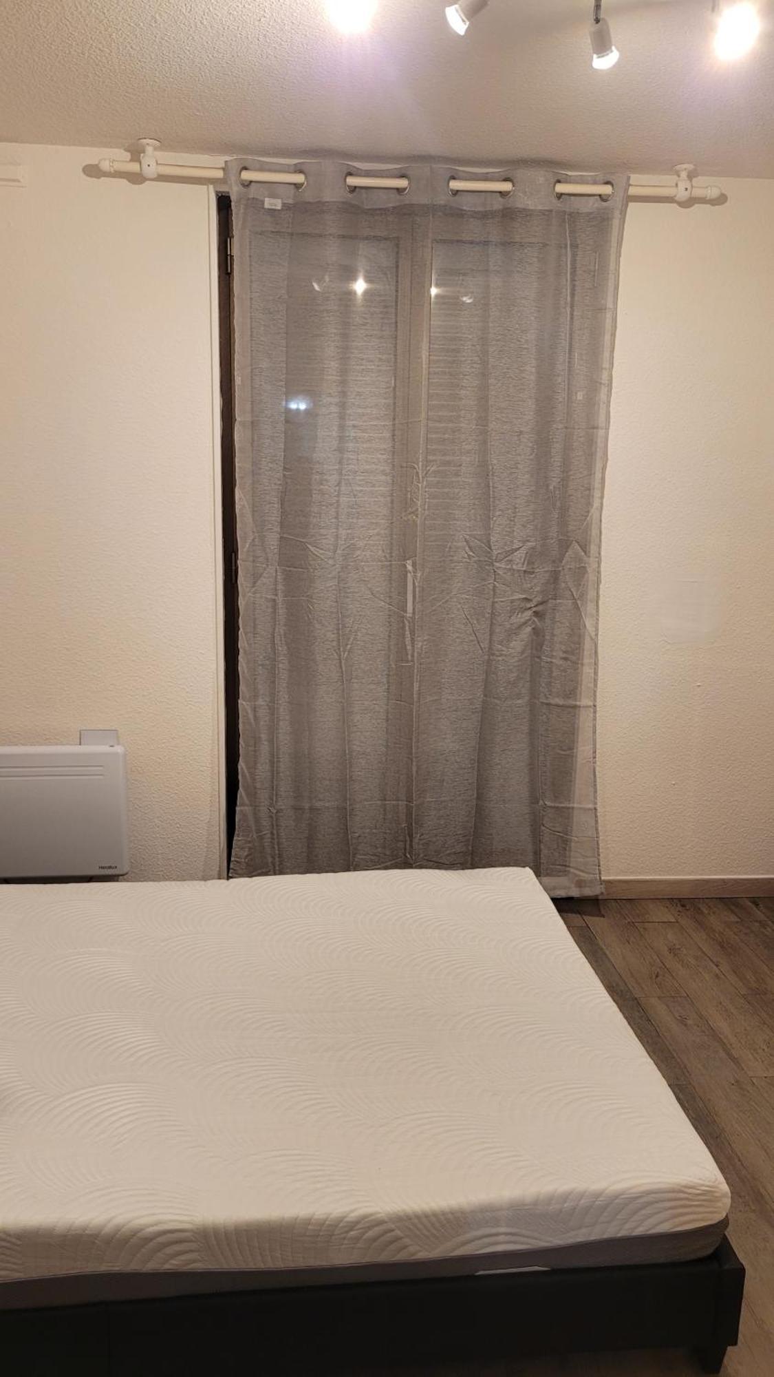 Grand Confortable Jusqu'a 4 Personnes Apartment